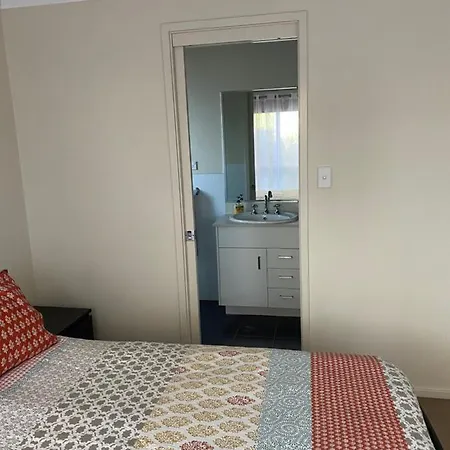 Private Room With Ensuite And Parking Close To Wollongong Cbd Exterior photo