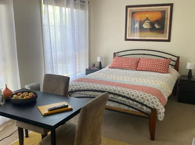 Private Room With Ensuite And Parking Close To Wollongong Cbd